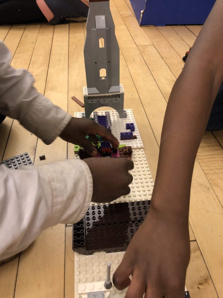 RiggsMelody's tweet photo. Today in Design Lab we talked about how architects help people decide trade offs (more elevators but less windows), then we designed and built our dream houses while talking about trade offs we might have to make (pool vs. b-ball court). #IamCPS #DesignLabCincy https://t.co/yAypS2nIqH