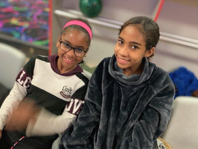 StefanieDiFran1's tweet photo. Feltonville Arts & Sciences takes on bowling π³ @thunderbirdlanes #FSASproud @PrincipalPiniat @thealisonstore @kelleycollings @phila_teach https://t.co/7pN8ssgDcl