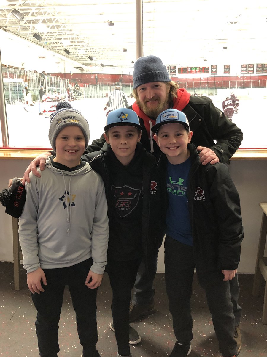ShineALigh7's tweet photo. If you aren’t at the @ERHockey game tonight, there’s still time to join us! Paul drops the puck at 7 pm! Raffles, SAL7 merch, hockey and support for ShineALigh7! ✨ #sal7 #antibullying #MentalHealthAwareness #SuicidePrevention https://t.co/54ywbSgjh0