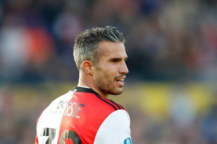 Robin van Persie lands in Turkey as Manchester United striker closes in on  Fenerbahce transfer | Daily Mail Online