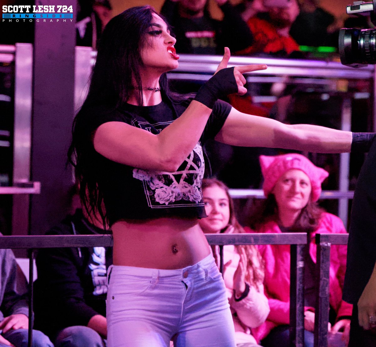 ScottLesh724's tweet photo. @priscillakelly_ #SHINE56 https://t.co/f4zDV3S0fb