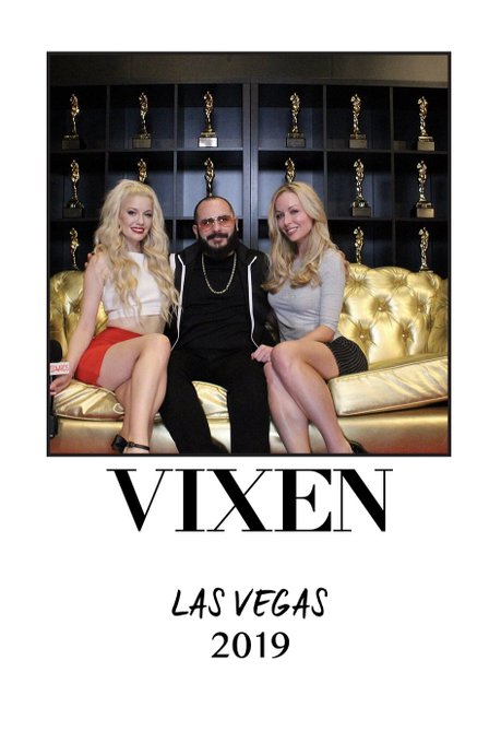 At the cool kids booth with @GregLansky and @char_stokely https://t.co/vha3BC962T<a class="tags" target="_blank" title="On Twitter" href="/?out=eyJ0eXAiOiJKV1QiLCJhbGciOiJIUzUxMiJ9.eyJpYXQiOjE3MTk5ODY5OTcsImlzcyI6InR3cG9ybnN0YXJzLmNvbSIsIm5iZiI6MTcxOTk4Njk5NywiZXhwIjoxNzUxNTIyOTk3LCJyZWRpcmVjdF91cmwiOiJodHRwczovL3R3aXR0ZXIuY29tL0dyZWdMYW5za3kifQ.T3tKnZvnN18JRTnghV08hLV8rG5vuwZSt35M86l3bz_dH31ai60DVyYdKts0UYnYA3oHBtlAZIJFeURX7NhnPw">@GregLansky</a><a class="tags" href="/tag/char_stokely">@char_stokely</a><a href="/tag/comingsoon"class="tags"><span>#comingsoon</span></a>