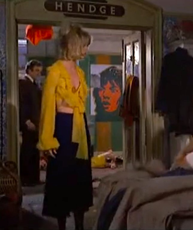 SweetJaneBlog's tweet photo. Spotted a Larry Smart 'Jagger' poster on the wall in a couple of scenes from There's a Girl in My Soup (1970), Starring Peter Sellers &amp; Goldie Hawn, with Nicky Henson and Geraldine Sherman ➽ https://t.co/E23AzbkW8S &amp; https://t.co/JiYnXNVzAo #LarrySmart https://t.co/Yd3jPQCB5F