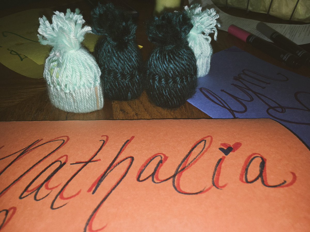 bonaventurelym's tweet photo. Some of our melons making #BeaniesForNat tonight to start off the semester!
Nat was diagnosed with bone cancer and found out she only has a few weeks left in this beautiful world and wanted to inspire others with her mini beanies 🍈 https://t.co/qbHL9jXu4v