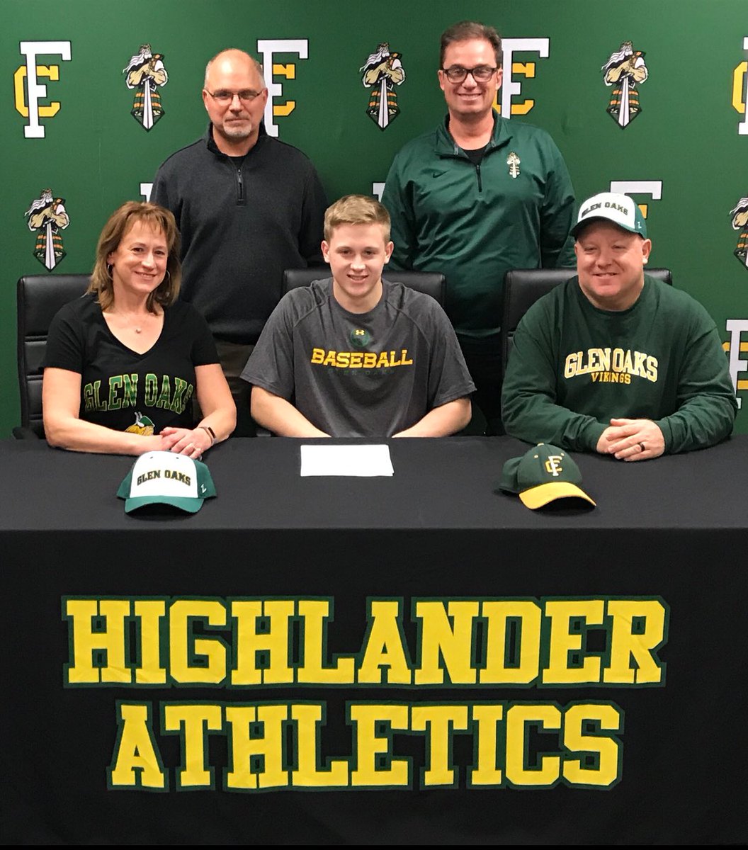 in_17u's tweet photo. Congratulations @_JoshGross_ on your commitment to play baseball at Glen Oaks Community College!
@SIndianaTigers 
@Rawlings_Tigers 
@FloydCentralHS 
@jeffcerq https://t.co/Y3oH9gkysM