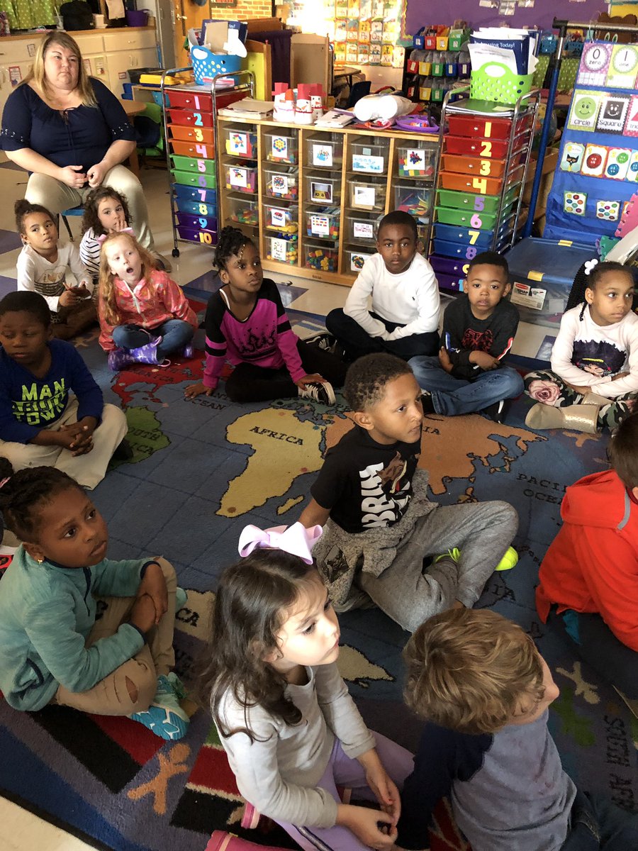 sherill_bateman's tweet photo. Reading Across Carolina #MartinMilleniumAcademy
Kindergartens have middle school Ss from Apple Valley Middle School in the western part of NC read to them today! #connectedstudents #Edgecombereads #amplifyecps @mmatrailblazers
@MmaMudd @HeyitsMsParker @amplifyecps https://t.co/gYAtU7DQhx