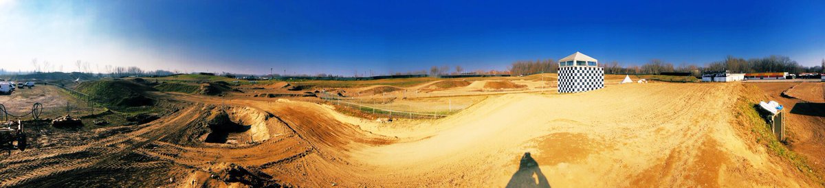 Massi__121's tweet photo. Allenamento e consegna dei nuovi @AirohHelmet oggi a Mantova per i giovani atleti Fiamme Oro della Sezione Giovanile Motocross 
#WorkInProgress #FiammeOroMotociclismo #NonSiMollaMai @AirohHelmet @poliziadistato #Motocross #Style #Fashion #Passion #MXJ https://t.co/PgolGGYSur