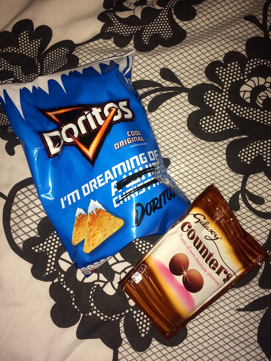 FarnworthAmy's tweet photo. When all you wanna do is curl up in bed, eat crap and watch Netflix. Is it spring yet??? ๐ฉ๐ฉ๐ฉ #SADisreal #wheresthesunshine #bluejanuary #chocolatesolveseverything #feelinglikeshit https://t.co/RaXeNBffb2
