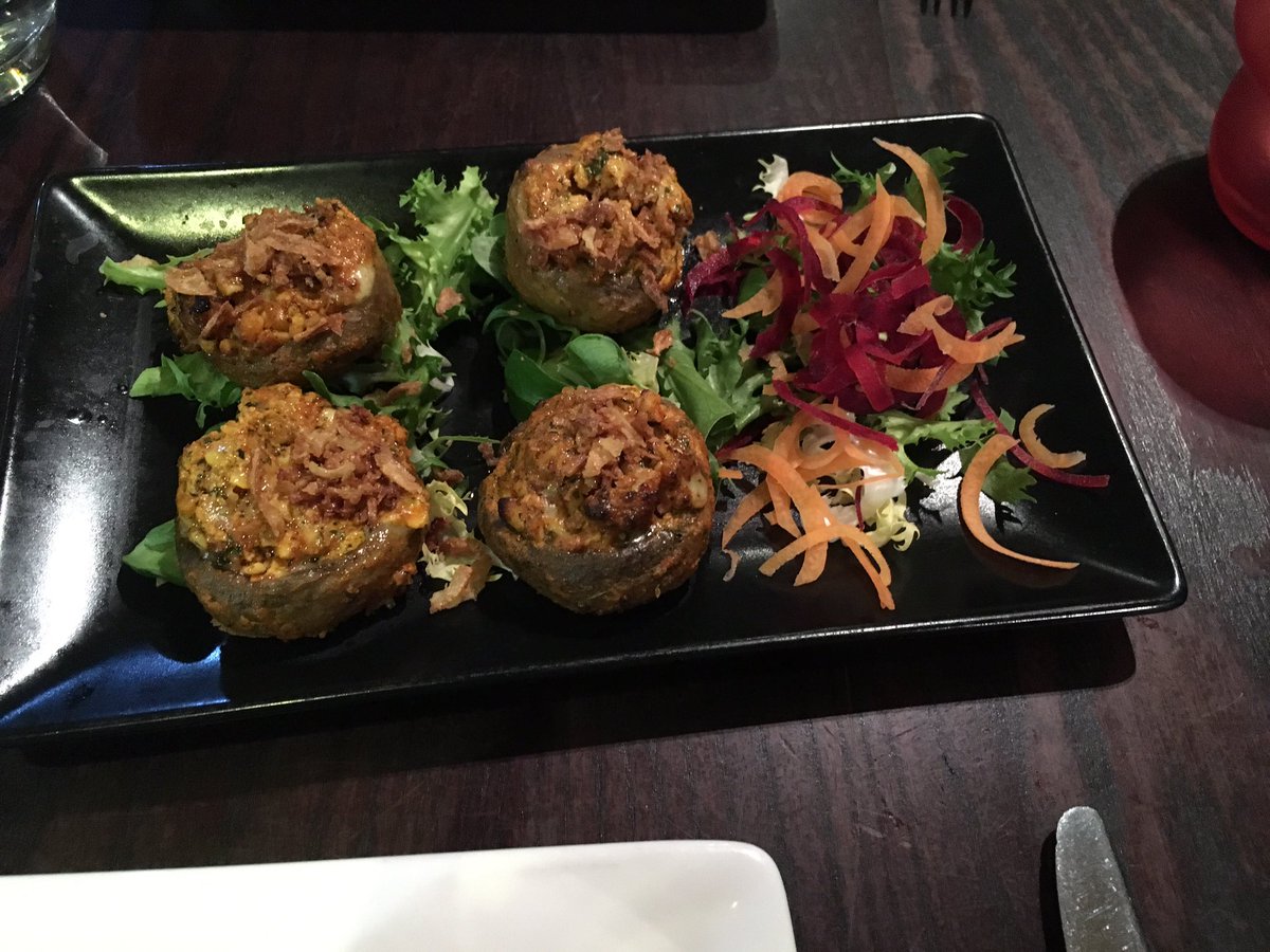 lauramittensis's tweet photo. Good shrooms (paneer stuffed) @TheCumin 😍 https://t.co/nMemTiqOCR