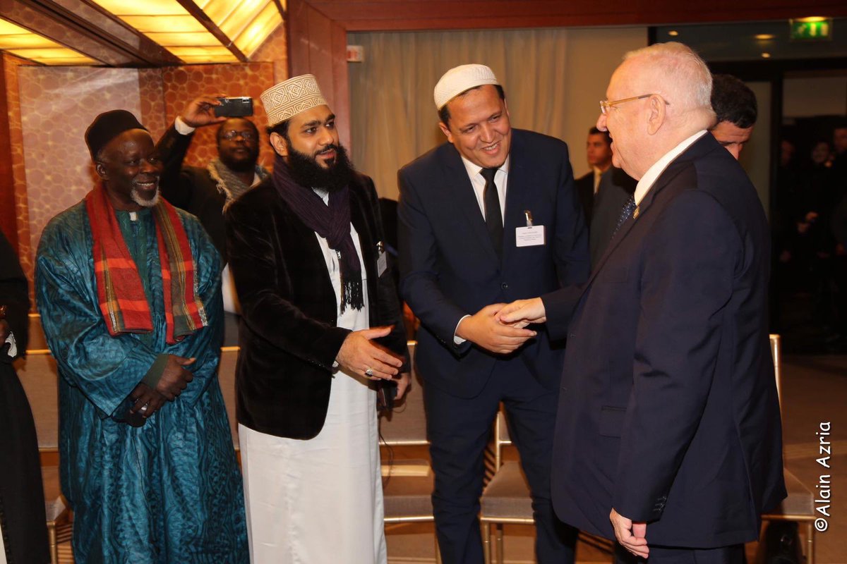 DelphineGamburg's tweet photo. Visite du président israélien Reuven Rivlin à Paris #PresidentRuvi. Un homme de paix. « Nous ne sommes pas condamnés à vivre ensemble, nous sommes destinés à vivre ensemble » https://t.co/KAg7fgiRvo