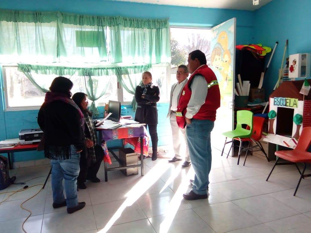 morseedomex's tweet photo. Nuestro dirigente y regidor el Mtro. Jorge González Martínez visitó el jardín de niños Calmecac en compañía de la Mtra. María Paz Mendoza Sánchez Directora General de Educación. Dando un oportuno seguimiento a las aulas dañadas por el pasado sismo del 19S. https://t.co/xa5MfAcPUU
