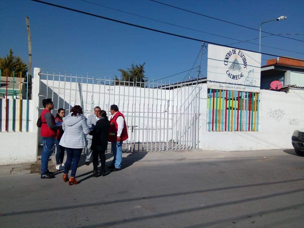 morseedomex's tweet photo. Nuestro dirigente y regidor el Mtro. Jorge González Martínez visitó el jardín de niños Calmecac en compañía de la Mtra. María Paz Mendoza Sánchez Directora General de Educación. Dando un oportuno seguimiento a las aulas dañadas por el pasado sismo del 19S. https://t.co/xa5MfAcPUU