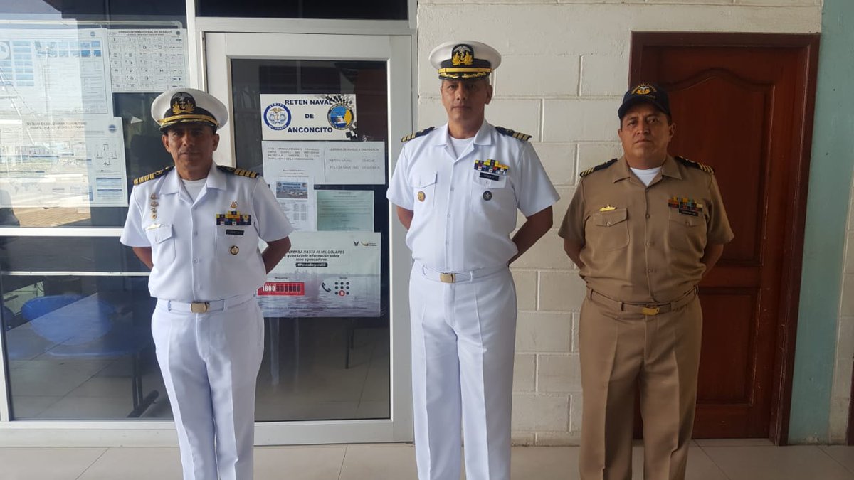 armada_ecuador's tweet photo. #Salinas| De acuerdo al Código de Policía Marítimo la Capitanía de Salinas realizó la presentación del nuevo Capitán de Puerto al señor Gobernador y realizó visitas a los retenes subordinados #FAAContigo #UCSELE #SoyMarino⚓ #CAPSAL https://t.co/dQFJaAdzYN