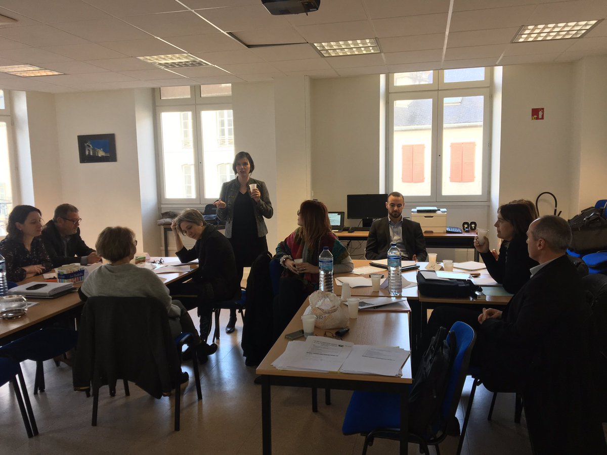 s_rostello's tweet photo. Une motivation : Satisfaire nos clients. Une nécessité : développer notre clientèle.  Une méthode : la @recommandation active. Le résultat : Les collaborateurs du territoire Béarn engagés et nos clients qui nous expriment leur @satisfaction et qui nous recommandent a leur réseau https://t.co/6YpTc2PsBg