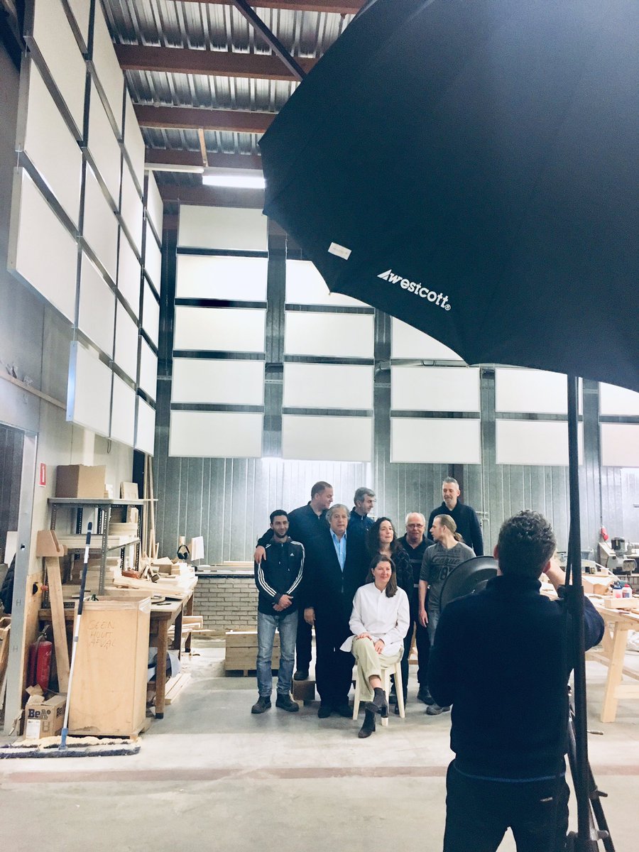 social_label_'s tweet photo. Deze week bezochten we #Jobfactory @SMOHelmond voor fotosessie met de begeleider en makers van de timmerwerkplaats die druk bezig zijn met hun prototype ism internationaal ontwerper #ilsecrawford #studioilse #oscarlapena #designmetbetekenis https://t.co/3O2oK0zySl
