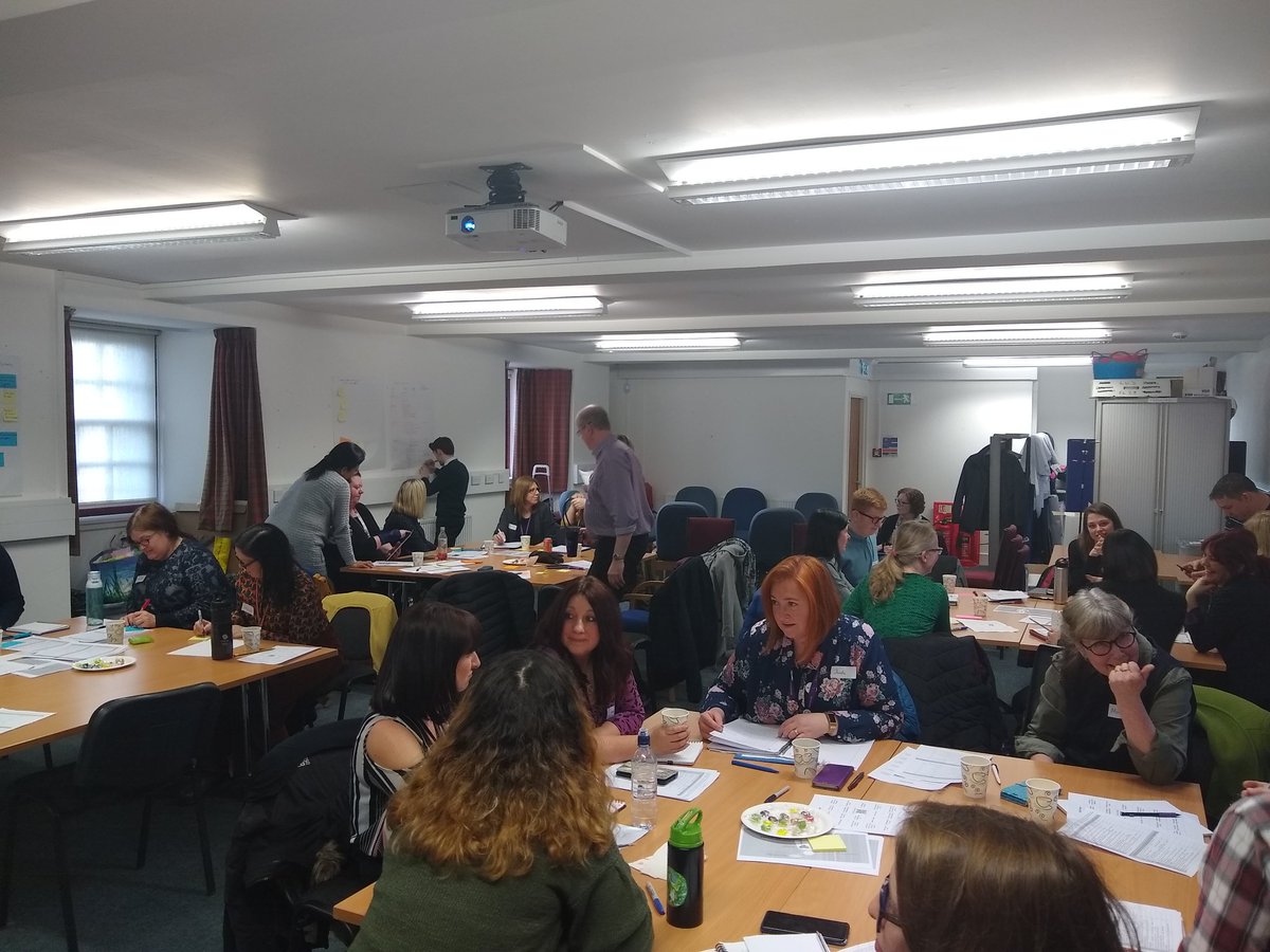 niallreid81's tweet photo. Fantastic #DigitalChampions gathering @DundeeCouncil this afternoon. Full of ideas and offers of help to help our digital skills journey. #TeamDundee #digitaldundee https://t.co/g3uLdBJ0RM