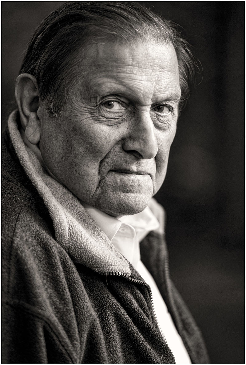 Etienne Vermeersch (1934-2019), de rechtlijnige denker die Vlaanderen mee emancipeerde. 
Luc Devoldere neemt afscheid van de filosoof, en we belichten Vermeersch’ denken aan de hand van zijn stukken uit ons archief.

onserfdeel.be/nl/blogs/detai…