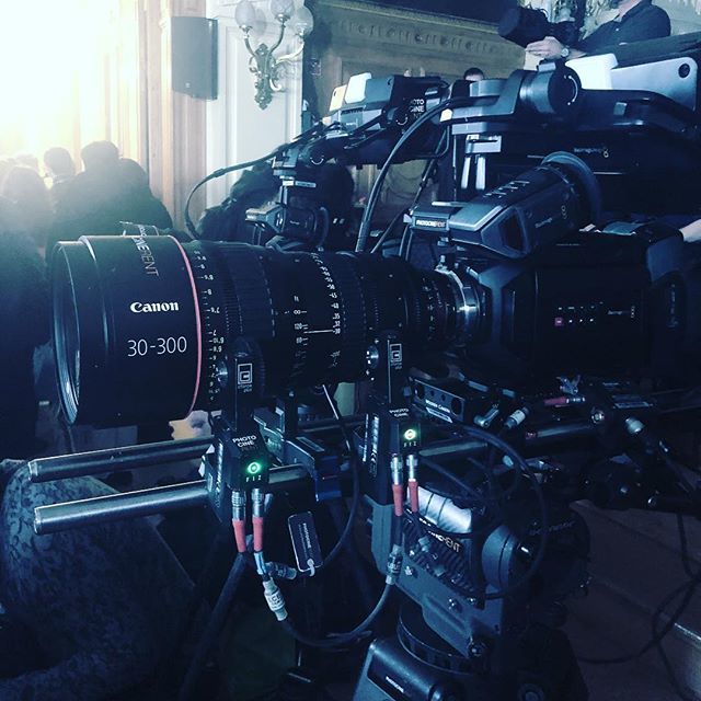 Newkidprod's tweet photo. Nice baby #video #shooting #catwalk #pfw @blackmagicnewsofficial @canonfrance @photocinerent https://t.co/r1X4sUF923 https://t.co/6a6fXsdD3v