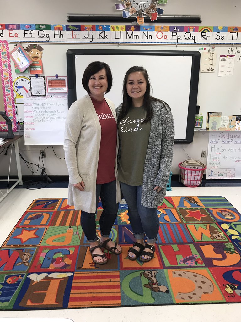 MsMcCombsClass_'s tweet photo. Former student to coworker 💜 #ThrowbackThursday @najm17 https://t.co/YJvCD9zZLt