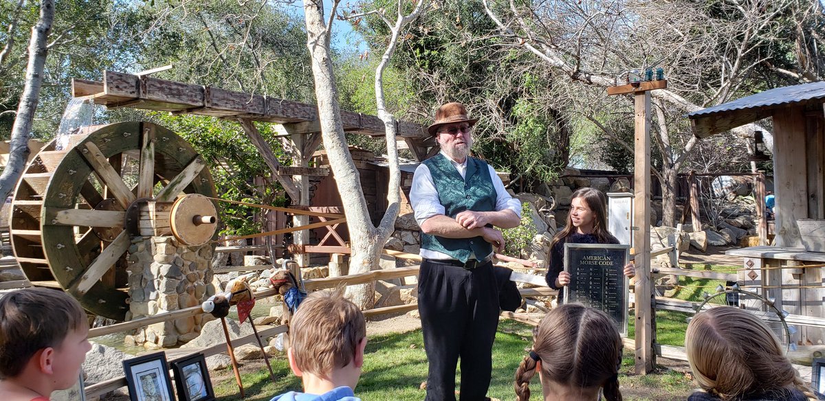 Grlgrdgate's tweet photo. Fourth graders enjoyed a California history outdoor adventure on our field trip today at Irvine Park Railroad! #hvepride https://t.co/NHCB1Ehkla