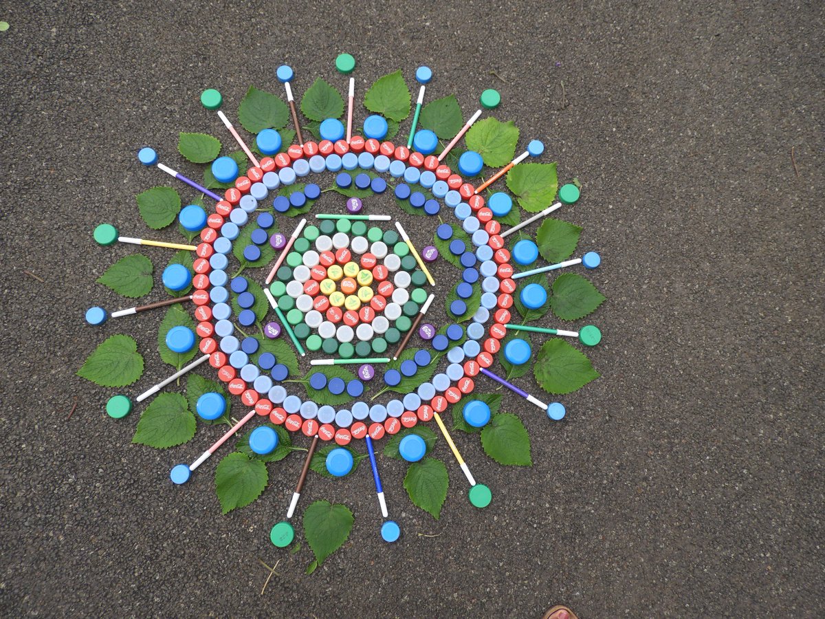 EcoleMathieu's tweet photo. Arts: Mandelas' time with plastic caps . #Mandalas #Mandela #School #Plasticcaps #Education #Ecole #Art https://t.co/RBG4AaYq4e