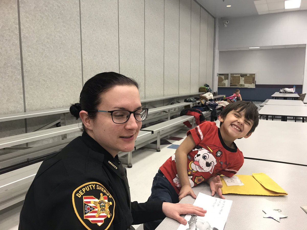 lh_officers's tweet photo. Mr. Manny teaching me how to read yesterday while at aftercare! He did a great job!
#lhsd #SRO #depk https://t.co/48bBhdsZGA