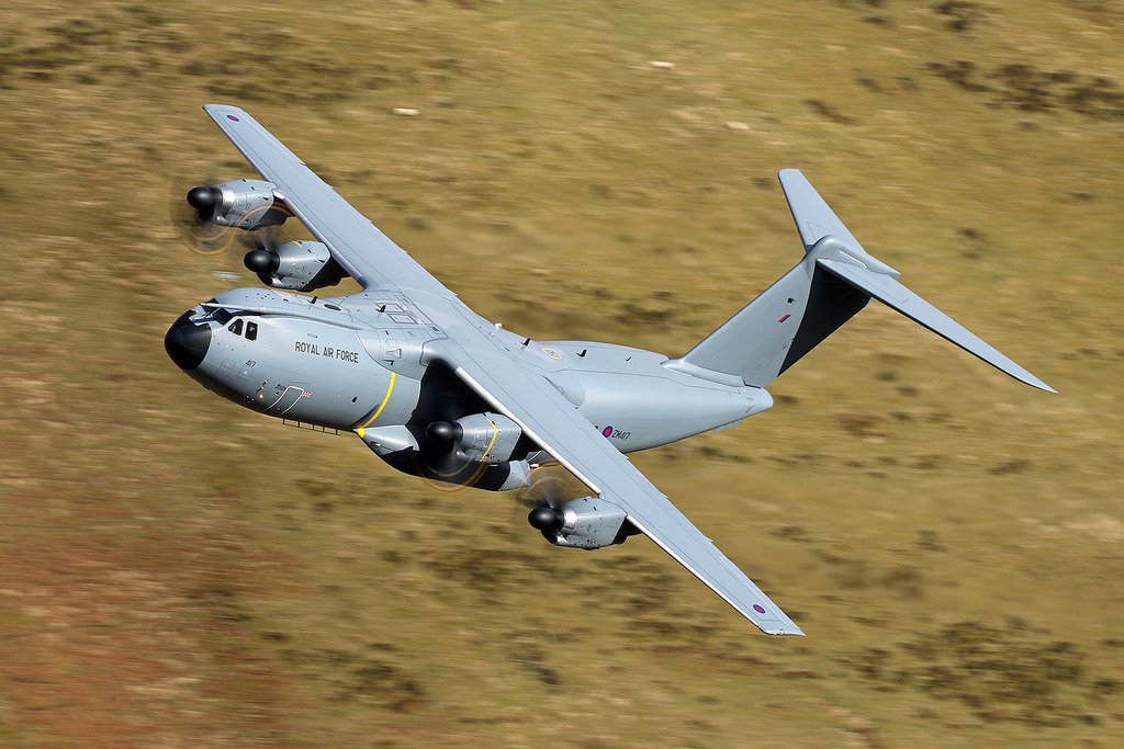 Andy007_SR_A's tweet photo. #RAF 🇬🇧
ZM417 / #ASCOT478 
Airbus A400M Atlas from @24SqnRAF 

Working approach circuits at Humberside Airport &amp; Newcastle Airport... #NoOrdinaryJob https://t.co/eAXJKVmnpQ
