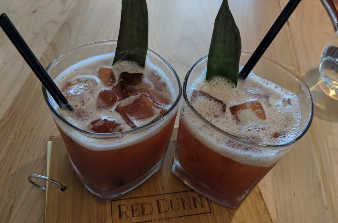 RedDunnKitchen's tweet photo. Cut out of work early and join us for the best happy hour this side of Detroit everyday from 4pm - 6:30pm. We promise we won't tell work, if you won't. https://t.co/Nmdo1r0R8G Photo by fan Mike Dunn. #istayevenwhenigo #happyhour https://t.co/FKeg2VmiL5