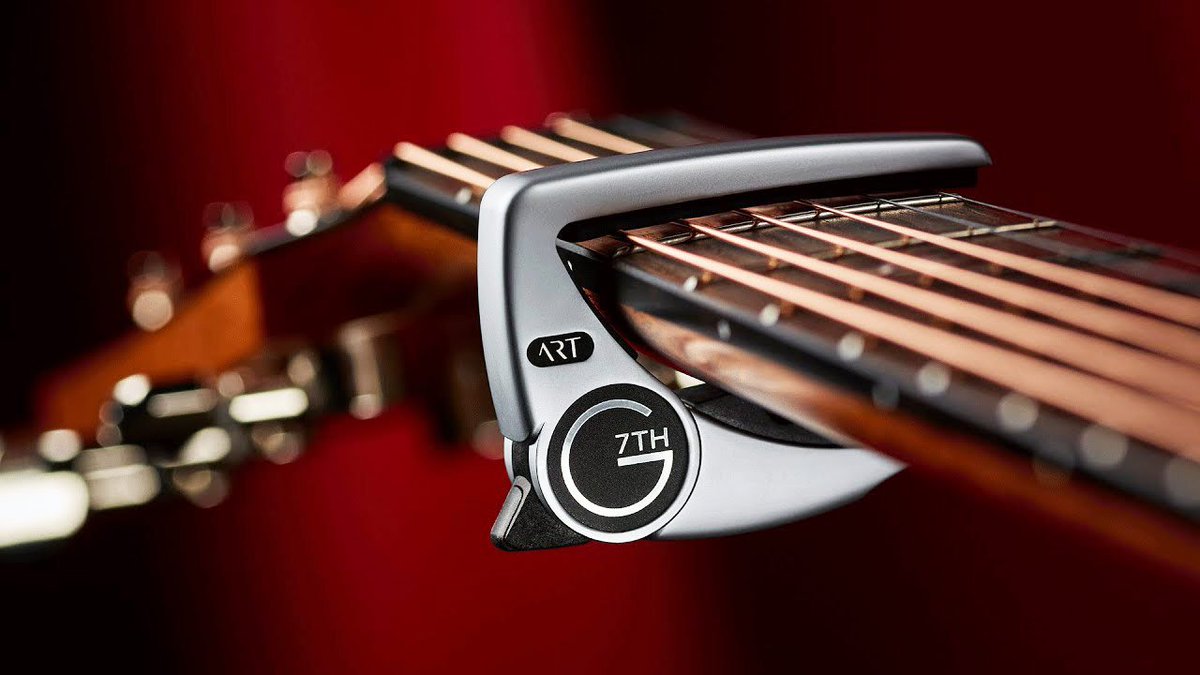 uptone_pl's tweet photo. Nowy kapodaster #Performance3 od @G7thCapos to jak twierdzi producent, kulminacja wielu lat projektowania, ulepszania i słuchania gitarzystów. Czy udało stworzyć się kapodaster doskonały? https://t.co/DqFM4Or8Dv https://t.co/eHwnL0ezTn