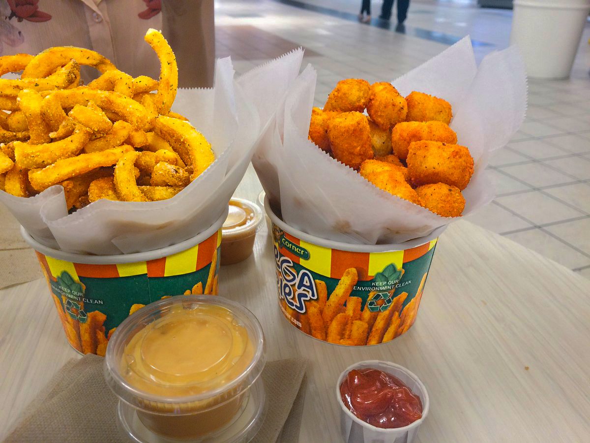 PotatoCornerUSA's tweet photo. Changing lives one #spudluvatfirstbite moment at a time y'all π π https://t.co/BdUuOLsk6f https://t.co/GCQjKqPTNn