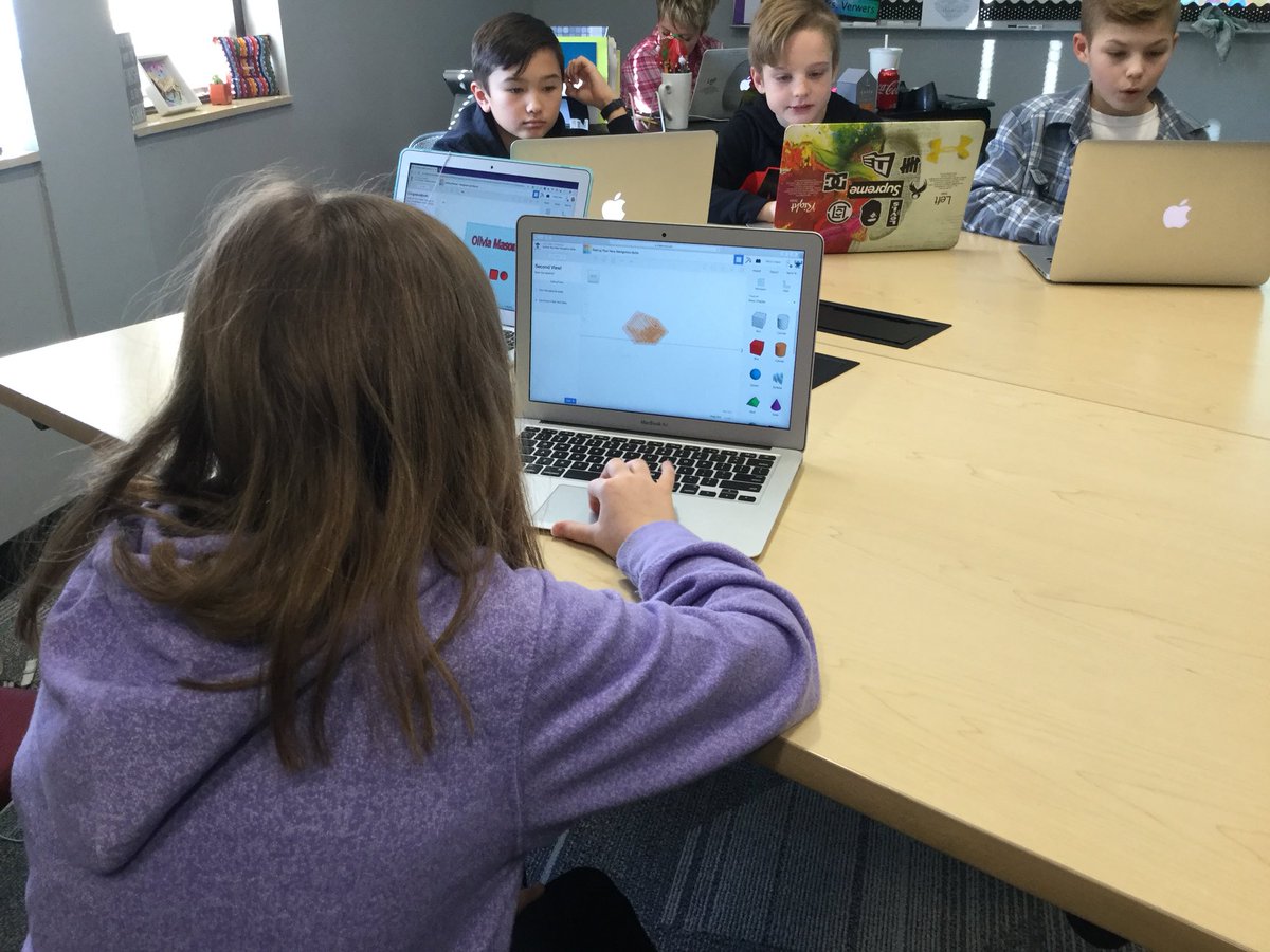 ODSTechsplorers's tweet photo. 👍😁5th grade is working on 3D printing for the world peace game - Olivia Masoner #thisisODS #ODSLife @OakhillDay https://t.co/YBnaRMw61F