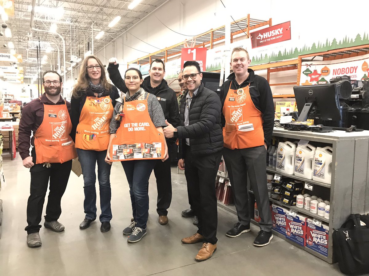 JasonDa22309610's tweet photo. Are you kidding me.  A PT associate in District 94 driving over 300 Applications YTD!!! Outstanding Job to Diane at 3507. https://t.co/E9uID1wp1p