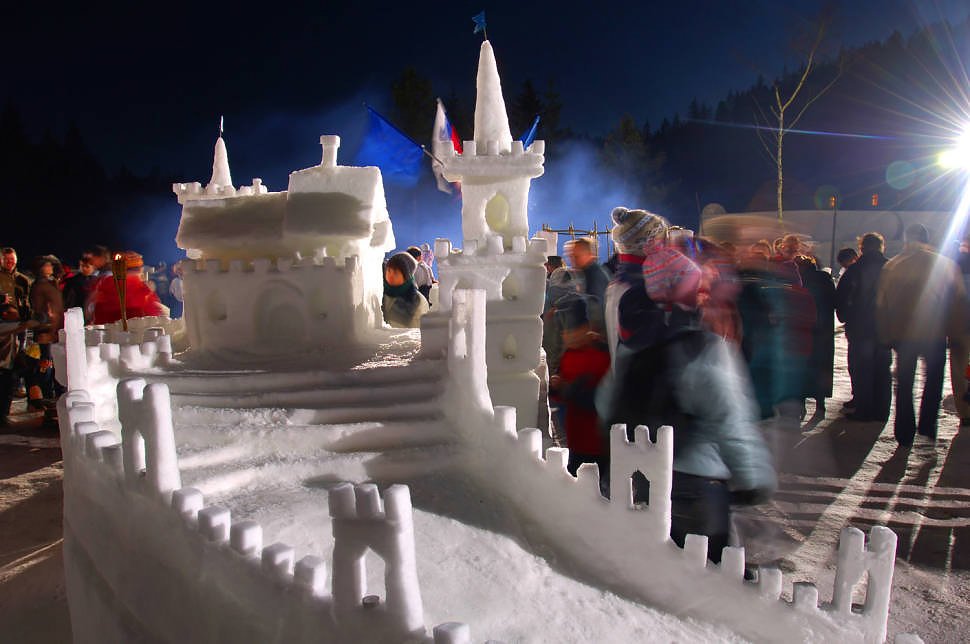 SlovenianA's tweet photo. every year, the Slovenian village of #Podpeca turns into a winter wonderland to celebrate a legendary king, King Matjaž. Jan 25 - 27. #Slovenia #KingMatjaz #travel #travelbloggers #TripAdvisor #SouthAustralia #Australia #Snowcastle https://t.co/ltK2iZc290