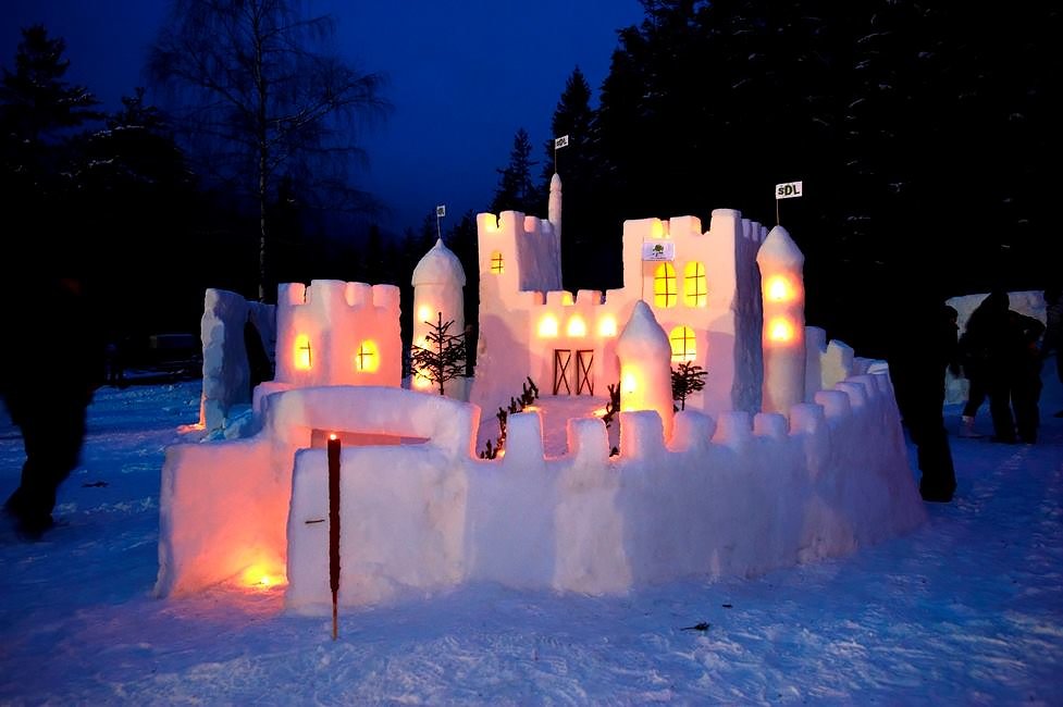 SlovenianA's tweet photo. every year, the Slovenian village of #Podpeca turns into a winter wonderland to celebrate a legendary king, King Matjaž. Jan 25 - 27. #Slovenia #KingMatjaz #travel #travelbloggers #TripAdvisor #SouthAustralia #Australia #Snowcastle https://t.co/ltK2iZc290