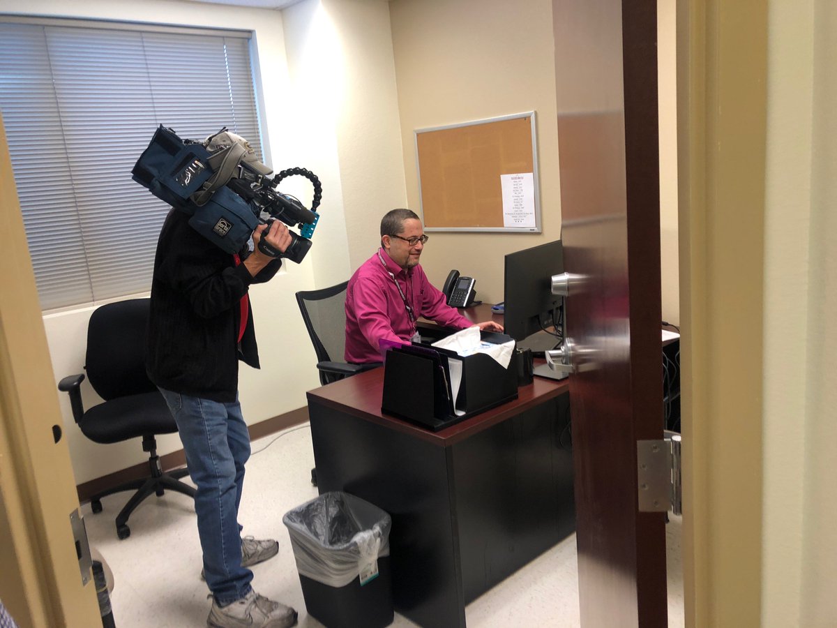 Could a #bloodtest predict if a patient develops #AlzheimersDisease before symptoms begin? Tune in @KTNV at 6pm to learn more. @RosemanMedicine @Neuro_Trauma #ALSAwareness @NatureMedicine #Neurology @ALSA_Nevada #ALSCare @KNPR @KeepMemoryAlive @ClevelandClinic @LouRuvoCenter