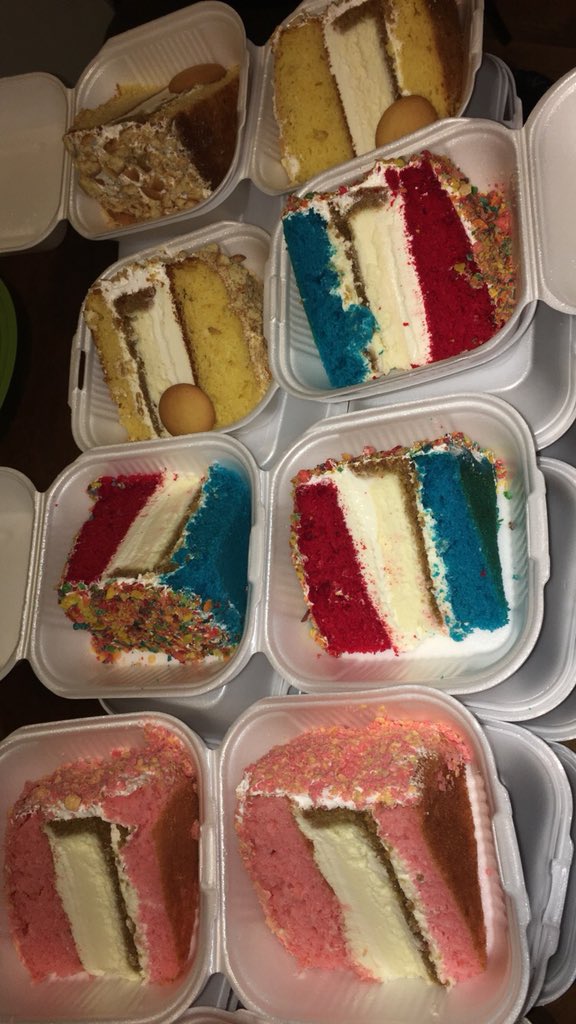 Come get yours 😋 strawberry crunch, banana pudding cheesecake 🍌 & fruity pebble available rn. #FirstComeFirstServed #LashaiGoodies ❤️🤩 #retweetForSupport