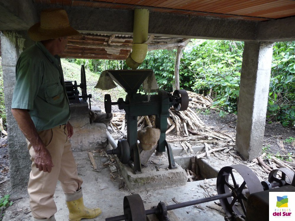 En los alrededores de #Chacanta se procesa la caña de azúcar, sea con máquina de modo tradicional al usar bestia. Con el extracto se elabora una miel ideal para untar... Hmmn