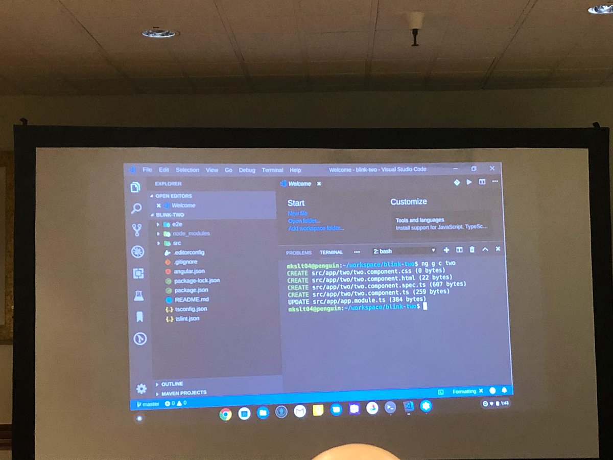 picsoung's tweet image. Time for some live coding 💪💪
@MichaelSolati coding a custom blinking component using @angular
#ForwardJS