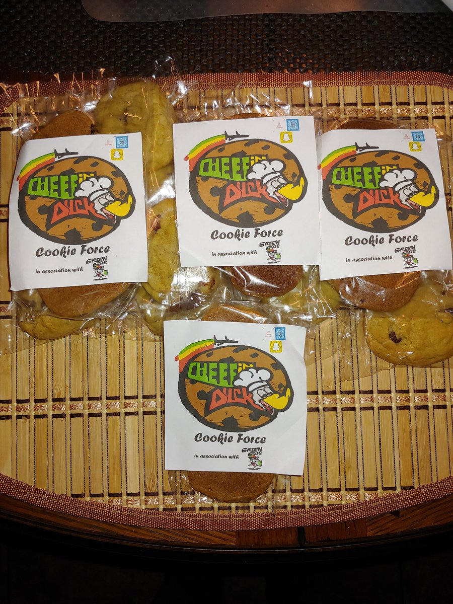 CheefinDuck's tweet photo. Cheefin Duck Cookie Force edibles #GoehGreen #CheefinDuck #CookieForce #edibles https://t.co/sTBGqnoNkP