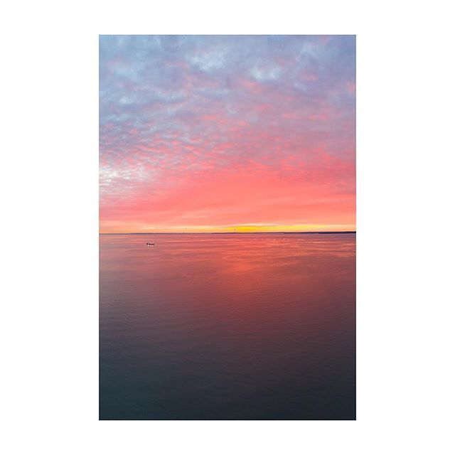 honeydesign's tweet photo. The Peak: Sunrise
-
#dji #mavic #mavicpro2 #winter #connecticut #sunrise #color #suburban #upstate #drone #igworldcolors #landscape #pocket_world #skypixel #discoverdrone #womenwhodrone https://t.co/wVLZN0UgI7 https://t.co/wOnDnMMm0Y