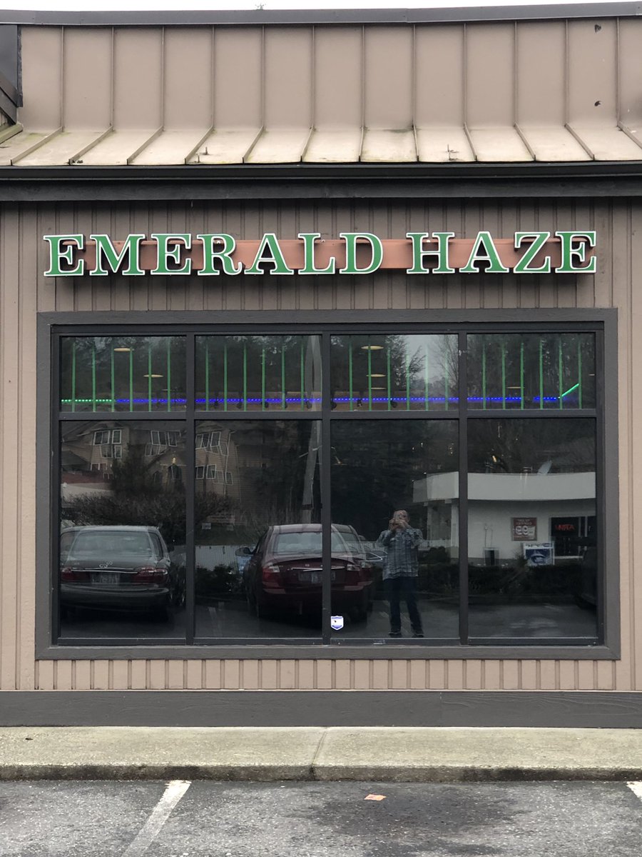 millermarijuana's tweet photo. Miller Farms products now available in RENTON! Find us at Emerald Haze in the highlands - 4033 NE Sunset - Nice store, nice prices https://t.co/2gnkHushEK