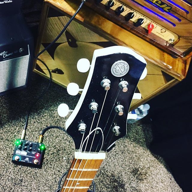 ovaltone's tweet photo. Kzさんのブースでもお試し頂けます! #kzguitars #ovaltone #namm2019 #odfive https://t.co/Yww5i9LGHI https://t.co/YvBV4gKZqb