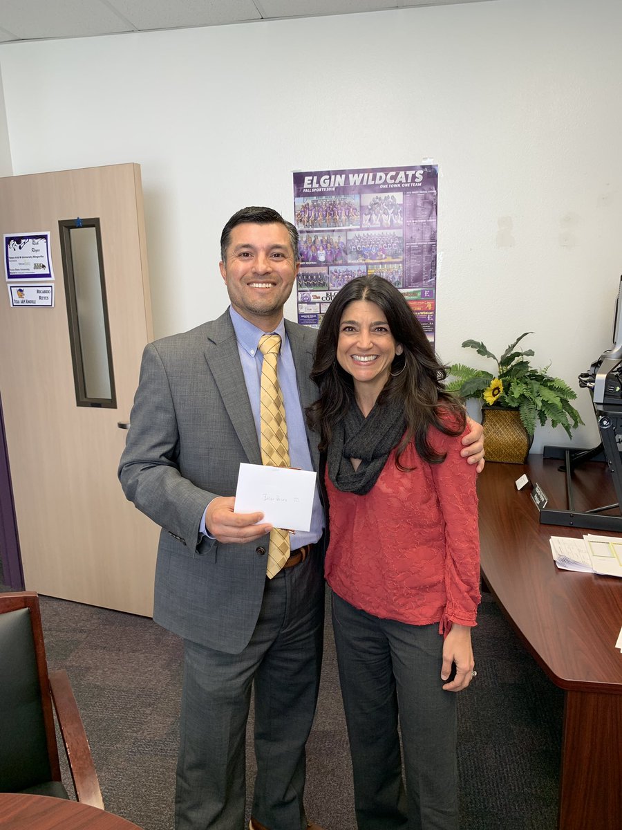Wildcateducator's tweet photo. Nice surprise from Dr. Duron, our Elgin ISD Superintendent, hand delivering a birthday card to me. Thank you for your time, Dr. Duron. Go Wildcats! https://t.co/8rbZsfHNUh