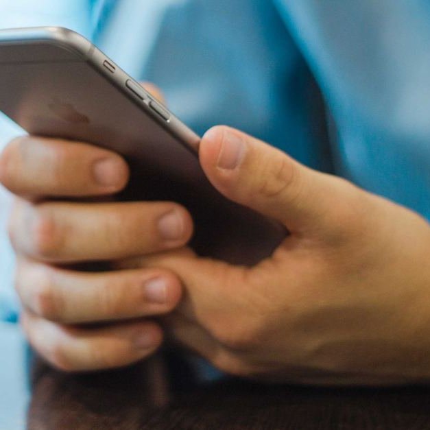Bestwirless's tweet photo. 😀😀Love your phone but not your service? That's ok! When you come in and make the switch with your old phone, we'll even give you a $150 prepaid mastercard for making the smarter choice! 
▫
 #android #bestwirelss #verizon #baysideny https://t.co/LJspnVCgBk
