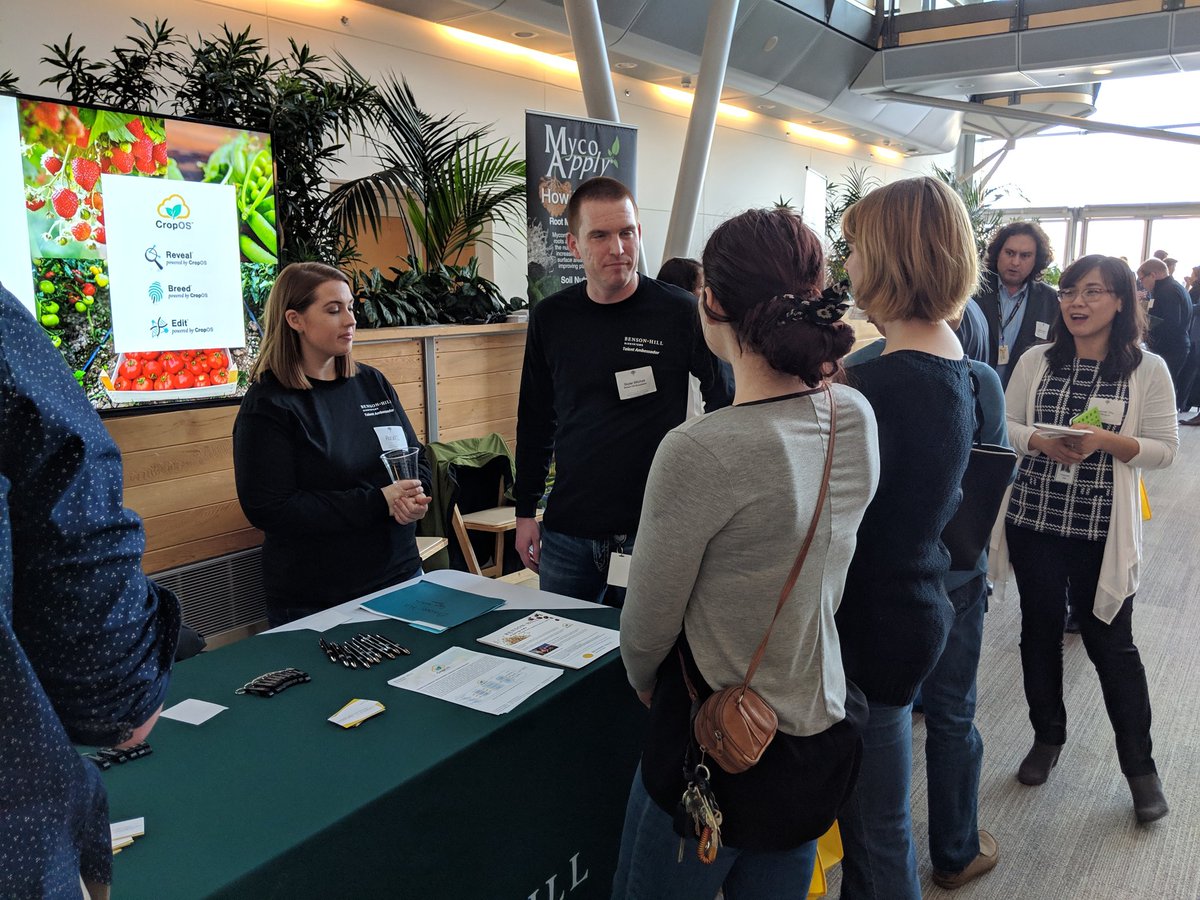 xinshuaiqi's tweet photo. @BensonHillBio at #BioBash2019 @DanforthCenter https://t.co/Oo6PsoAy9M
