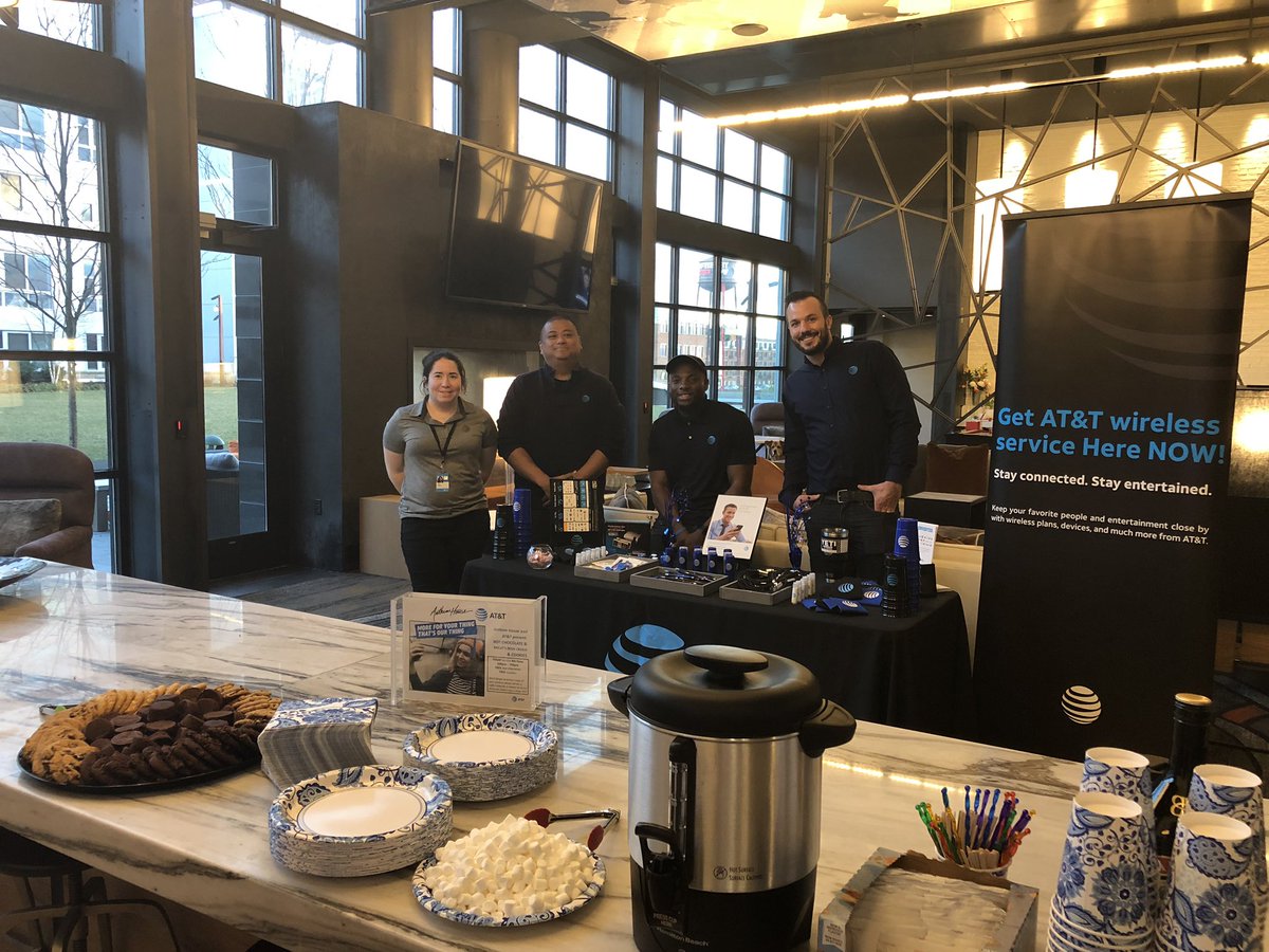 joety22's tweet photo. We are at Anthem House with IHX. Thanks to @rozmarioworld and their experts. A Hot Cocoa and Cookies Event!
#LiveYourAnthem #ATTConnectsCommunities #MDUIsWhatWeDo @DJChrisTait @TheLawsonCRU @imgACC @imgACC @Reyes_Att @404girl @krysguzman_mdu https://t.co/GYoGB1khLQ