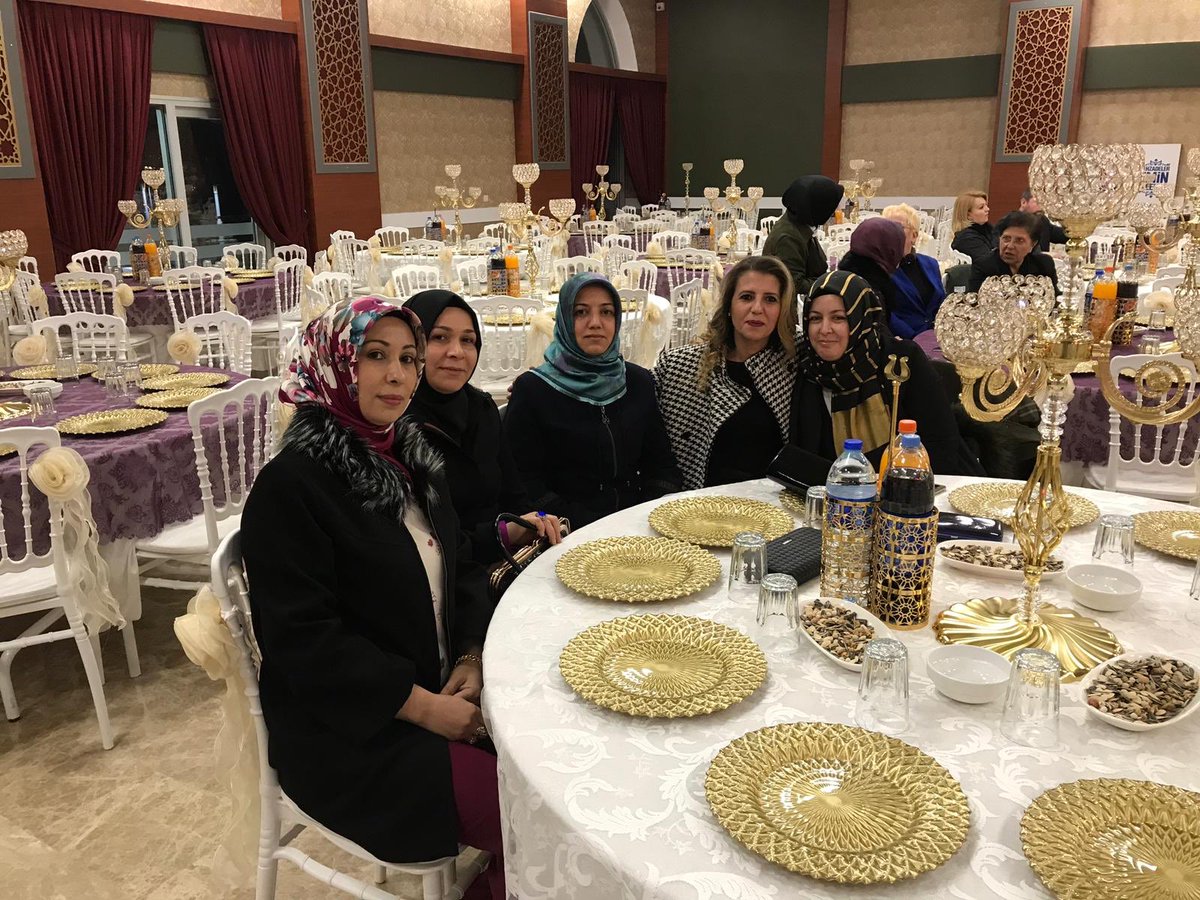 İlçe başkanımız Ahmet Gökmen,yönetimimiz ve Ak parti Saruhanlı Belediye baskan adayımız Burhan Tezcan ile  Önceki dönem il kadin kollari baskanimiz Rukiye Yaver'in kızının Kına gecesine katıldık. Gamze ile Muharrem Ciftimize bir ömür boyu mutluluklar dileriz.