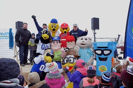 CHFManitoba's tweet photo. Big bear hugs to the amazing folks of @kidfishmb for raising $39,000 this year for sick kids at your Children’s Hospital. The #KidFish Ice Derby 2019 had the biggest turnout yet with over 2,000 people attending! Many thanks to all of the organizers and supporters! https://t.co/e7o9Tf0bKZ