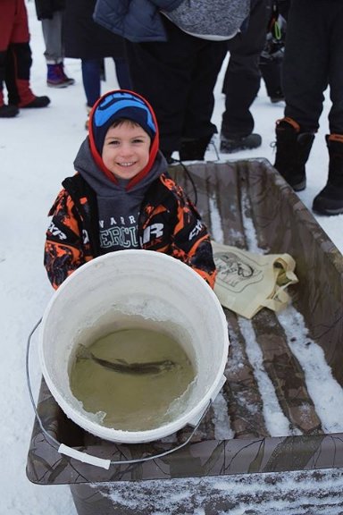 CHFManitoba's tweet photo. Big bear hugs to the amazing folks of @kidfishmb for raising $39,000 this year for sick kids at your Children’s Hospital. The #KidFish Ice Derby 2019 had the biggest turnout yet with over 2,000 people attending! Many thanks to all of the organizers and supporters! https://t.co/e7o9Tf0bKZ