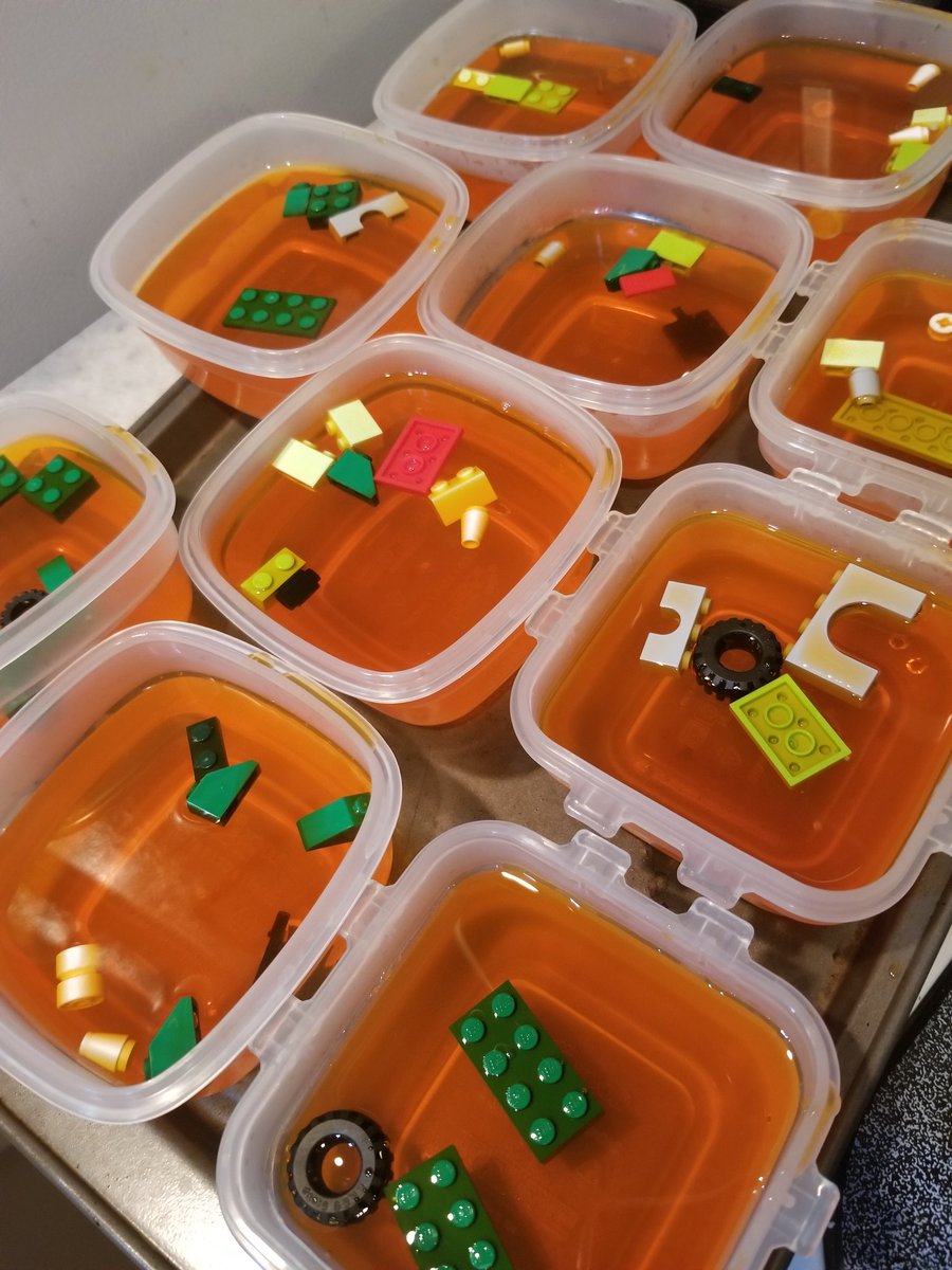 caudill_kate's tweet image. Prepping for #science tomorrow.  I&apos;ve never made @JELLO before. Hope it turns out. 😂😂 #diggingforfossils